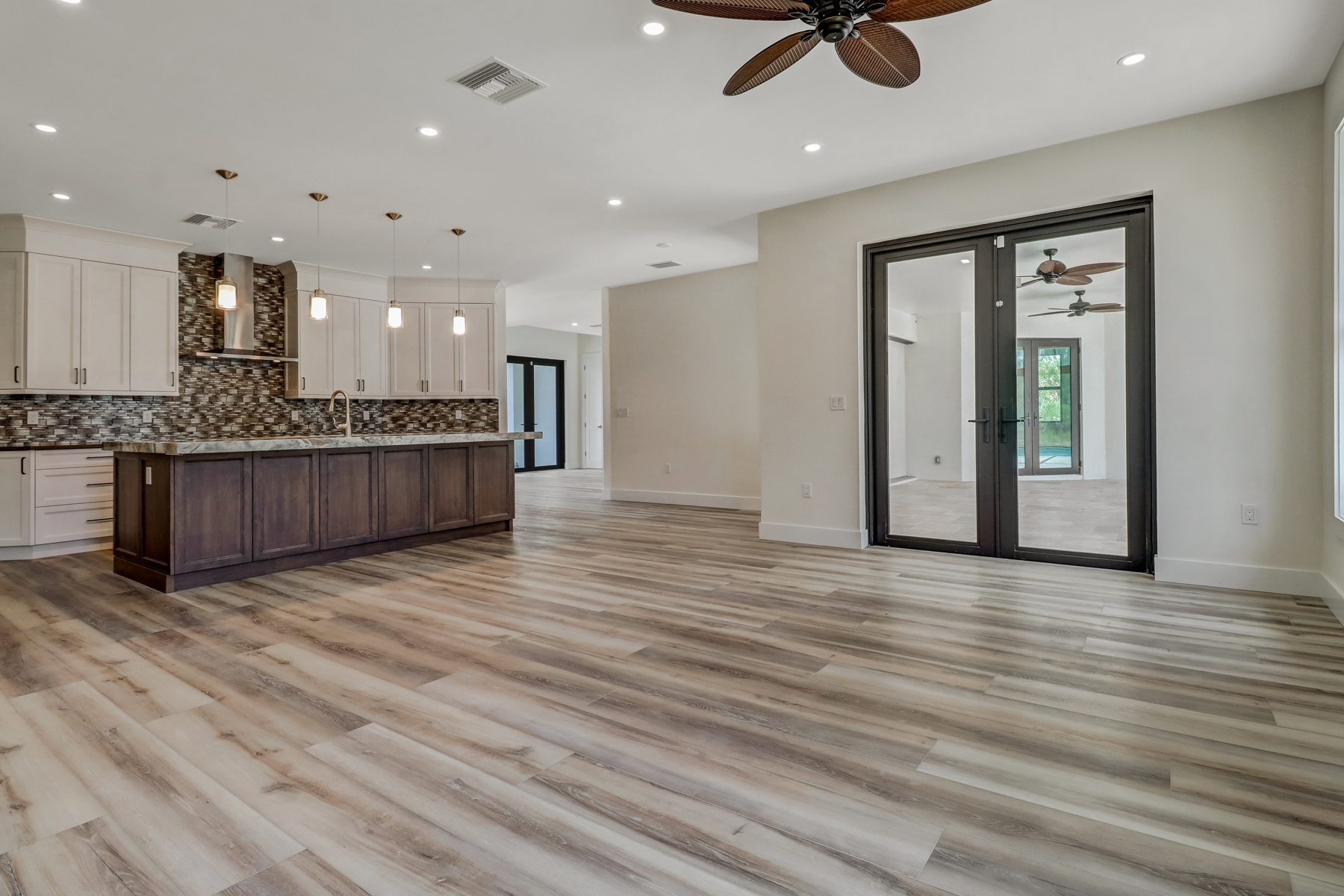780 8th St NE — view 6
