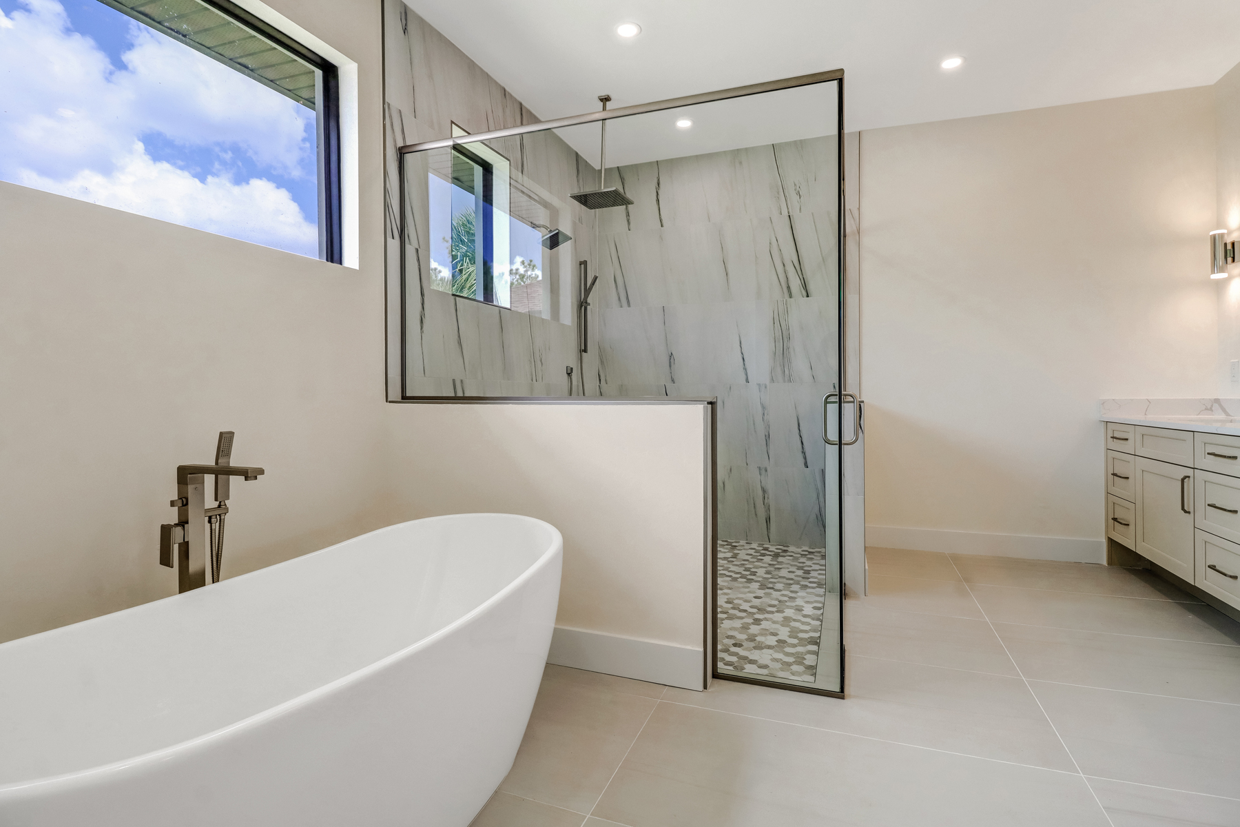 780 8th St NE — view 8
