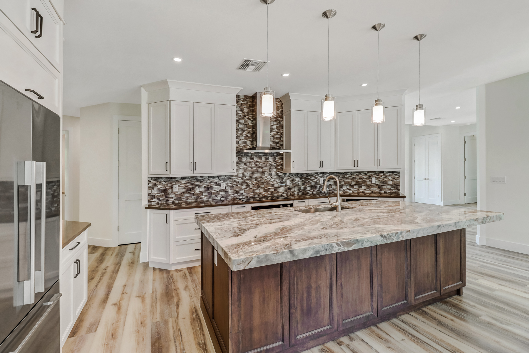 780 8th St NE — view 4